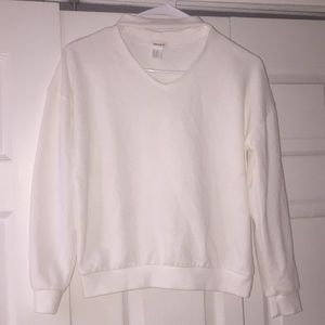 Adorable pull over sweater😇 (NWOT)